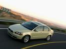 Volvo S40. 